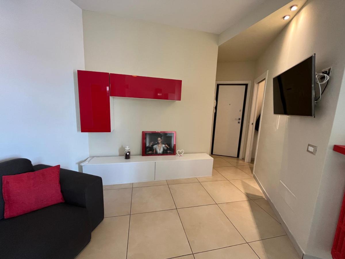 Bilocale In Centro - 10Km Da Malpensa Apartment Gallarate Exterior photo